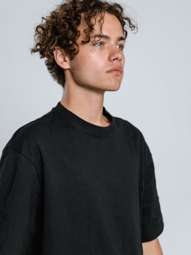 Camiseta Negra “Night Basic”